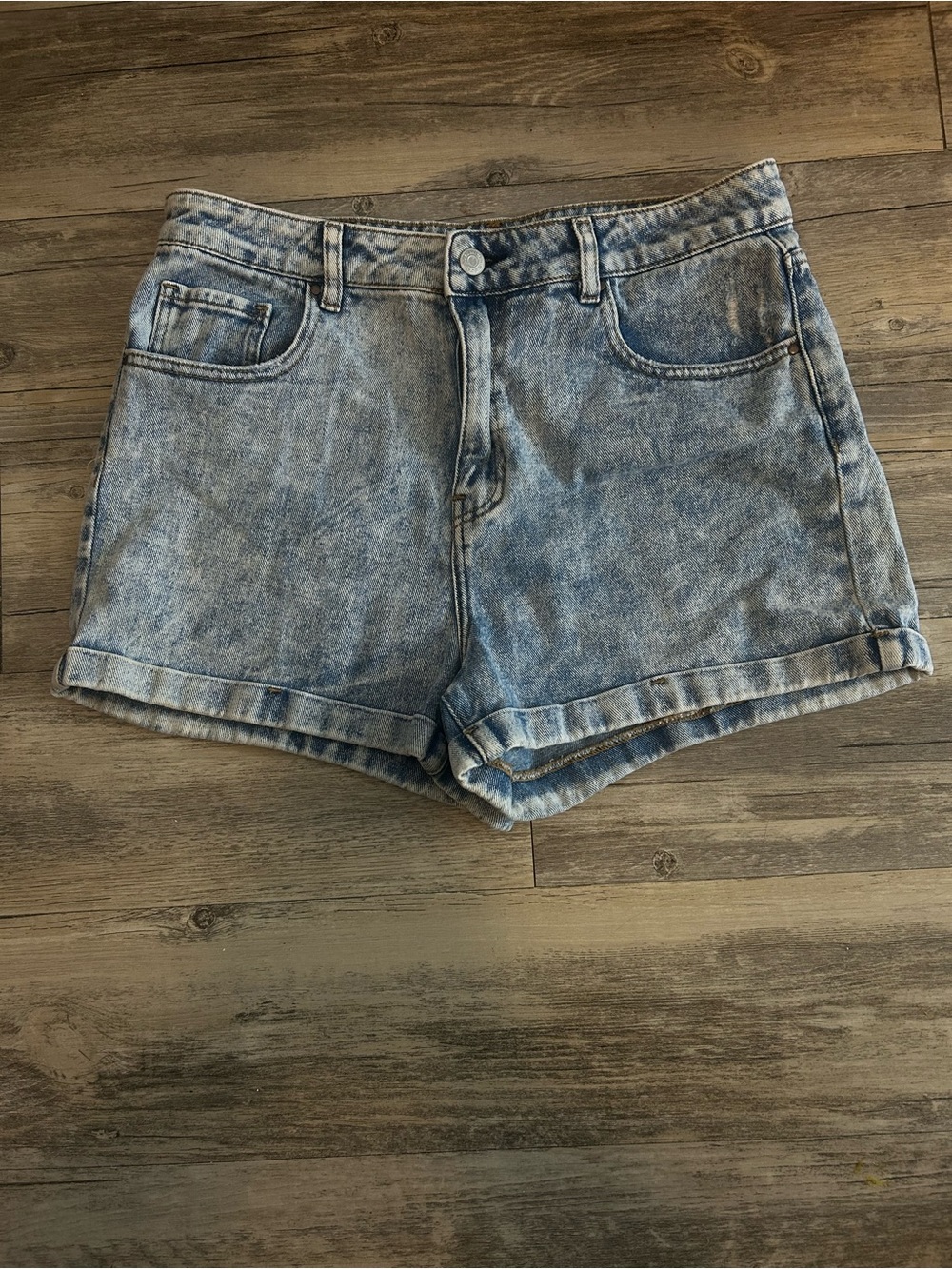PacSun Light Wash Rolled-Hem Denim Shorts